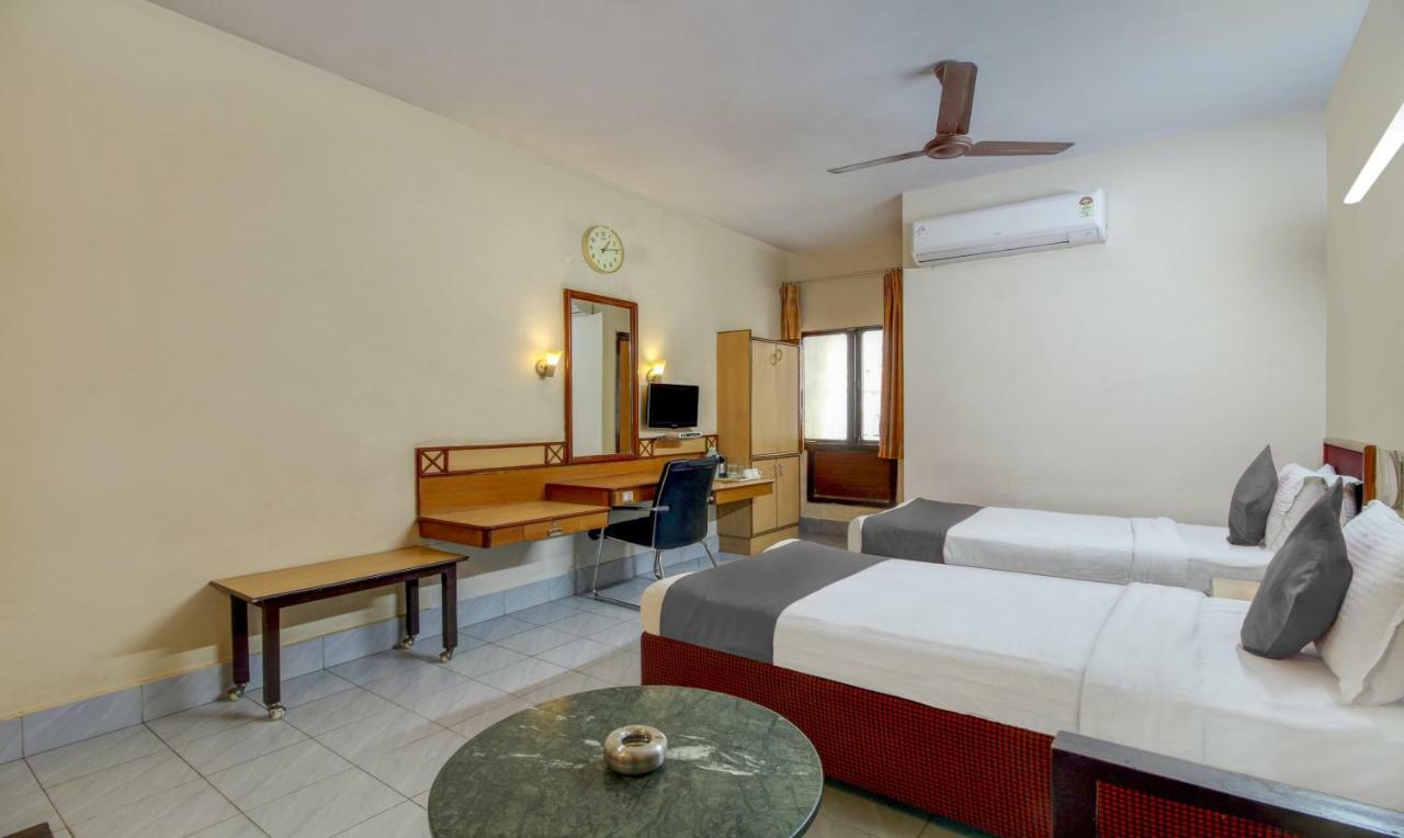 Hotel Saaket Residency Visakhapatnam Exterior foto